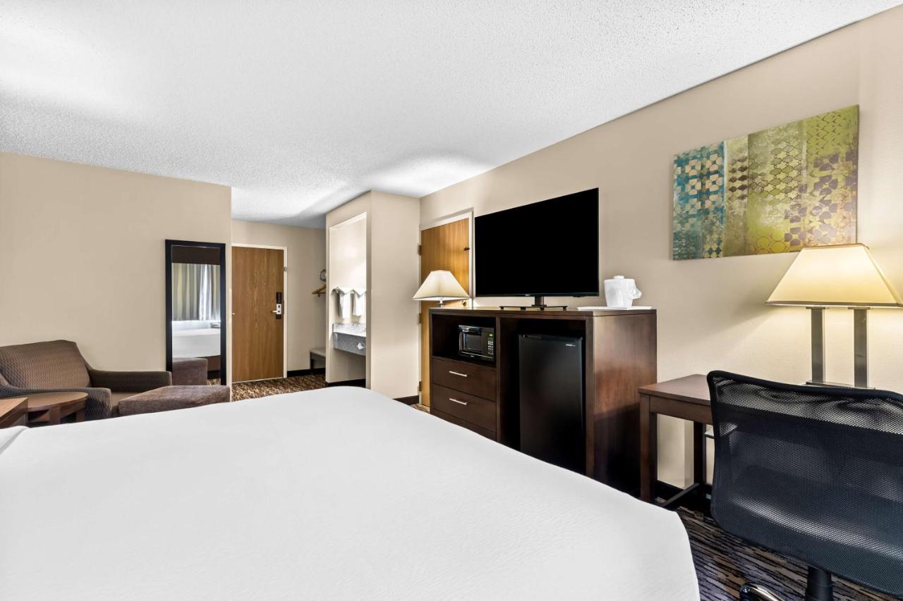 Executive King Room at Best Western Baraboo Inn
