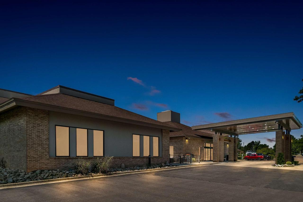 | Best Western Okemos/East Lansing Hotel & Suites