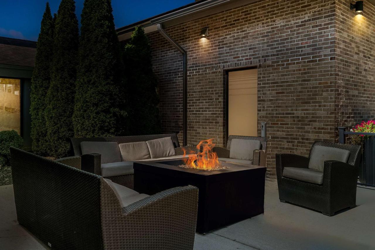  | Best Western Okemos/East Lansing Hotel & Suites