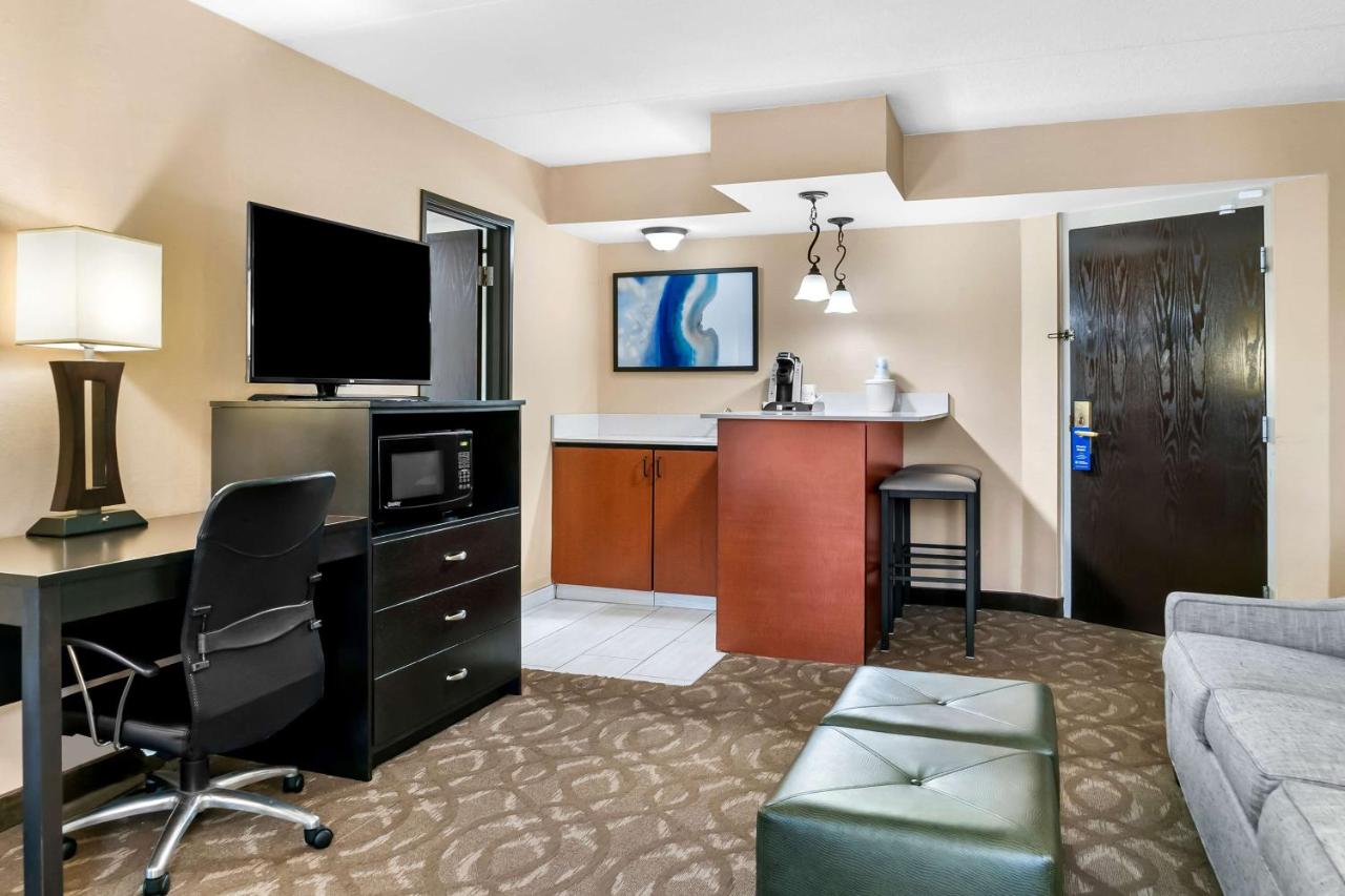  | Best Western Okemos/East Lansing Hotel & Suites