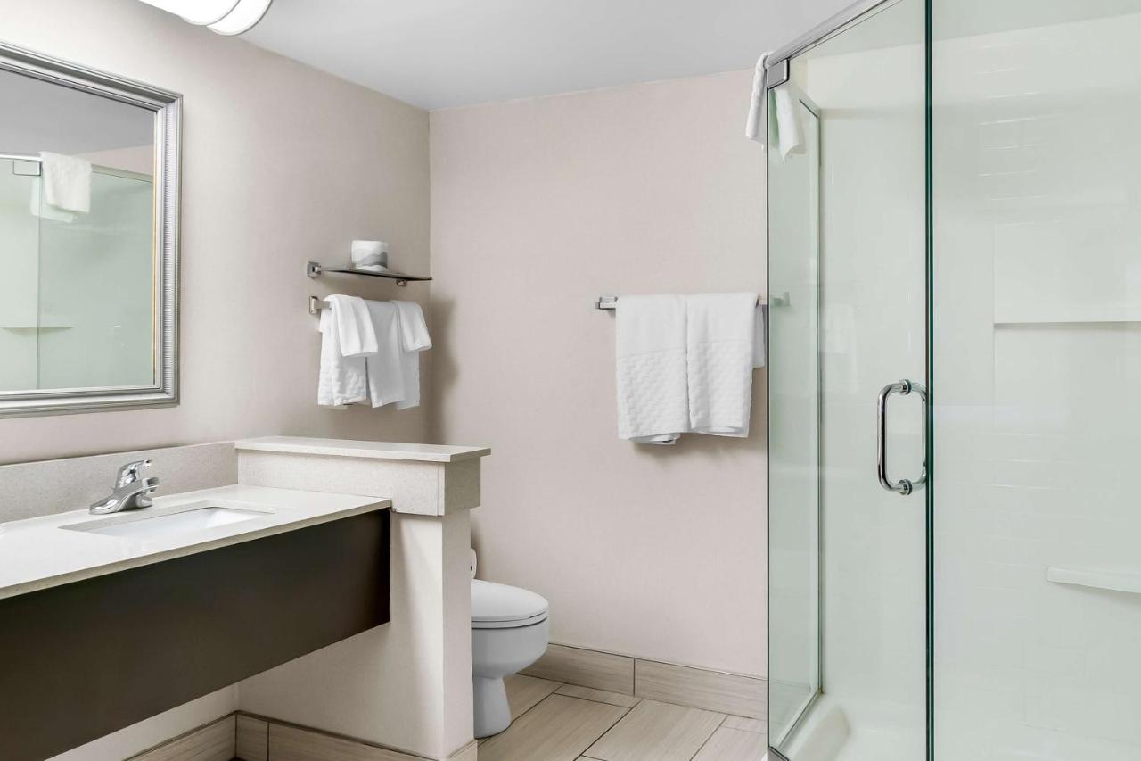  | Best Western Okemos/East Lansing Hotel & Suites