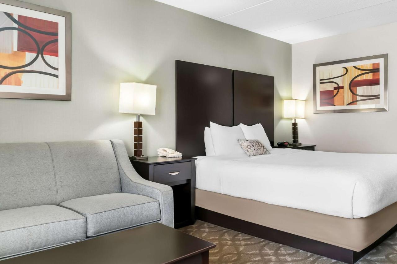 King Room with Sofa Bed at Best Western Okemos/East Lansing Hotel & Suites