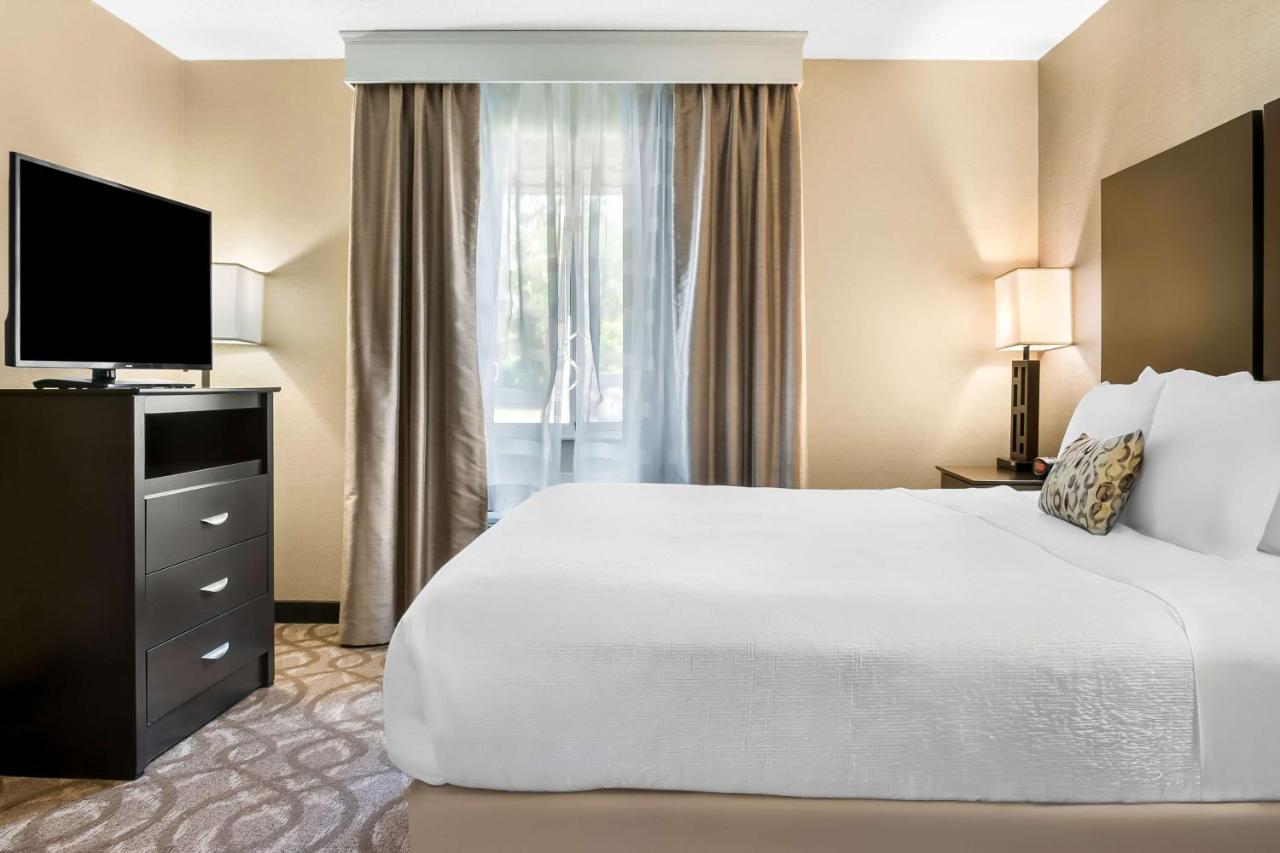 King Suite with Roll-In Shower - Disability Access at Best Western Okemos/East Lansing Hotel & Suites