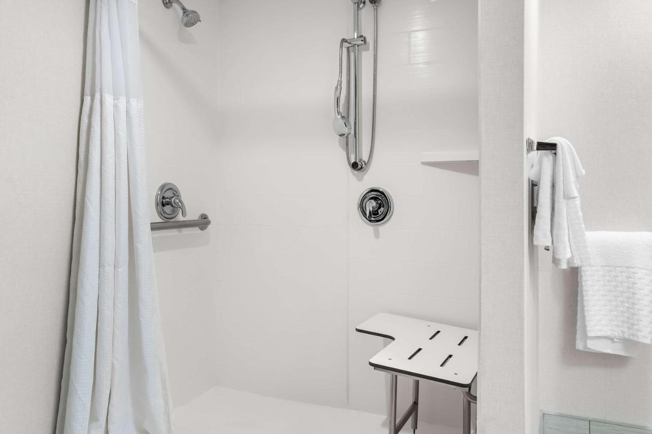  | Best Western Okemos/East Lansing Hotel & Suites