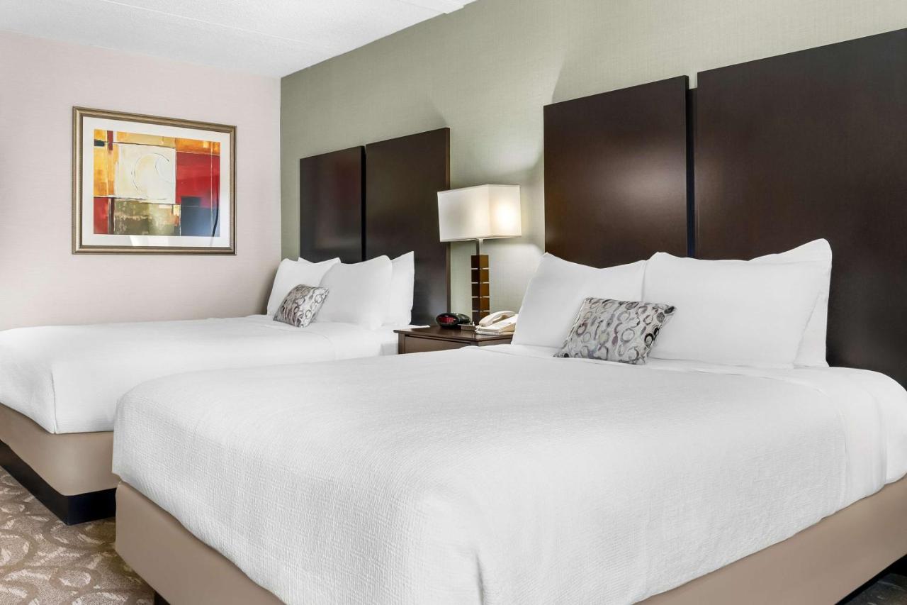 Queen Room with Two Queen Beds at Best Western Okemos/East Lansing Hotel & Suites