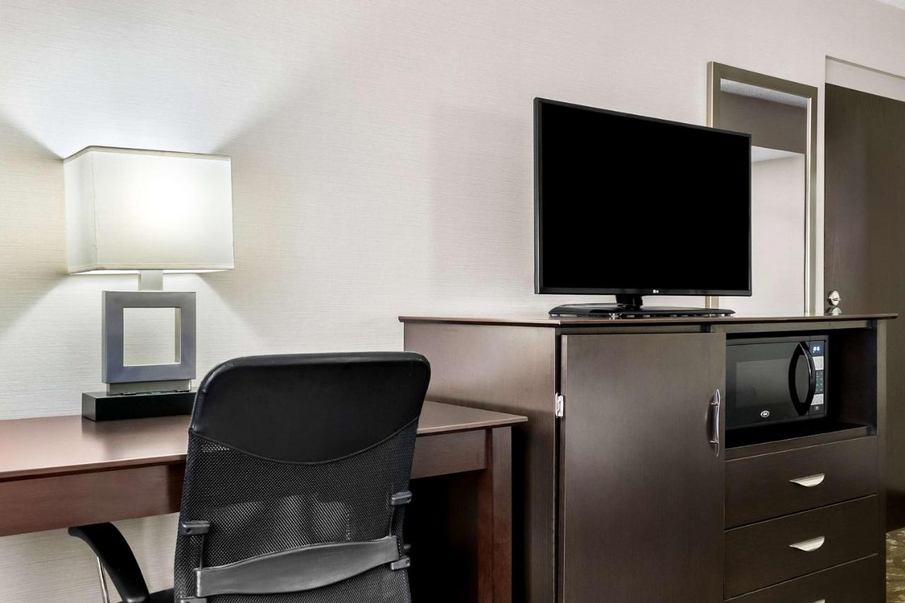  | Best Western Okemos/East Lansing Hotel & Suites