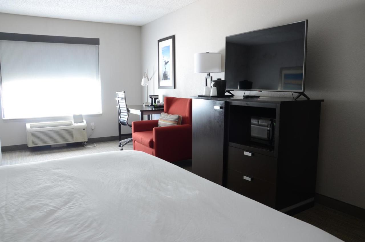 Queen Room with Two Queen Beds - Disability Access/Non-Smoking at Country Inn & Suites by Radisson, Jacksonville - Orange Park