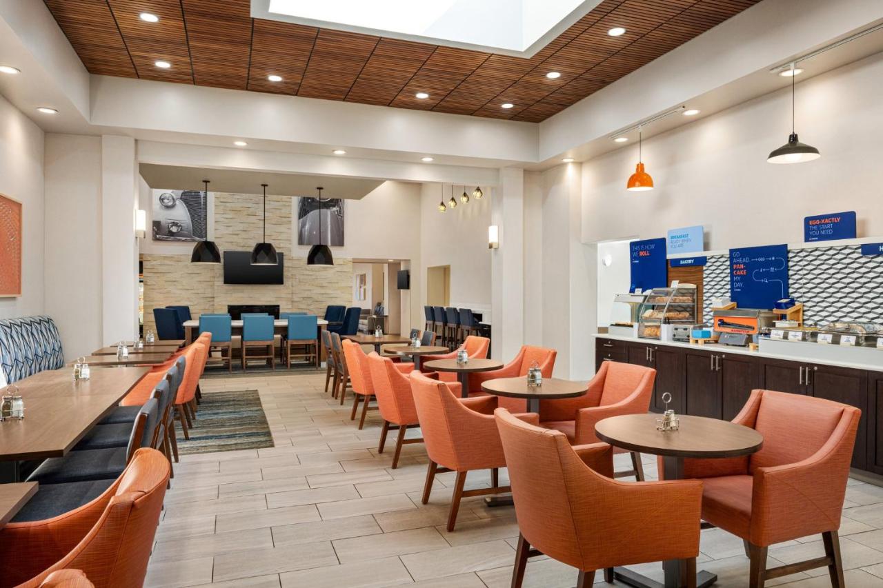 | Holiday Inn Express and Suites Indianapolis W- Airport Area, an IHG Hotel
