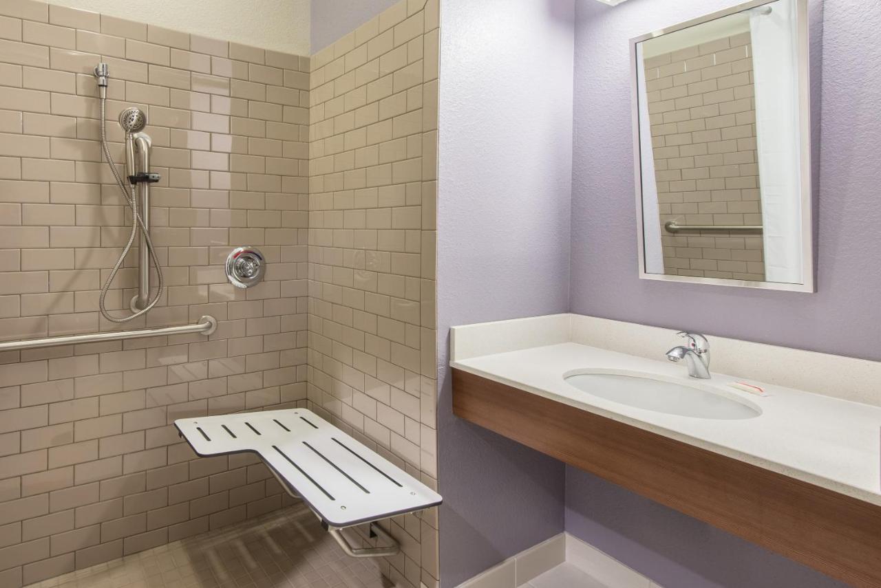 Deluxe Queen Room - Disability Access/Non-Smoking at Microtel Inn & Suites By Wyndham Cadiz