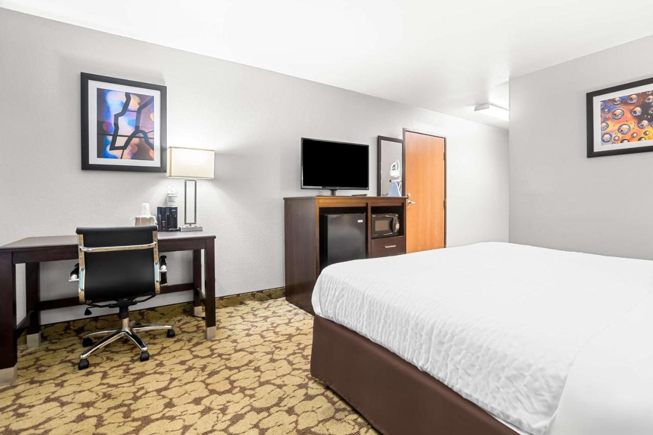  | SureStay Plus Hotel by Best Western Bettendorf