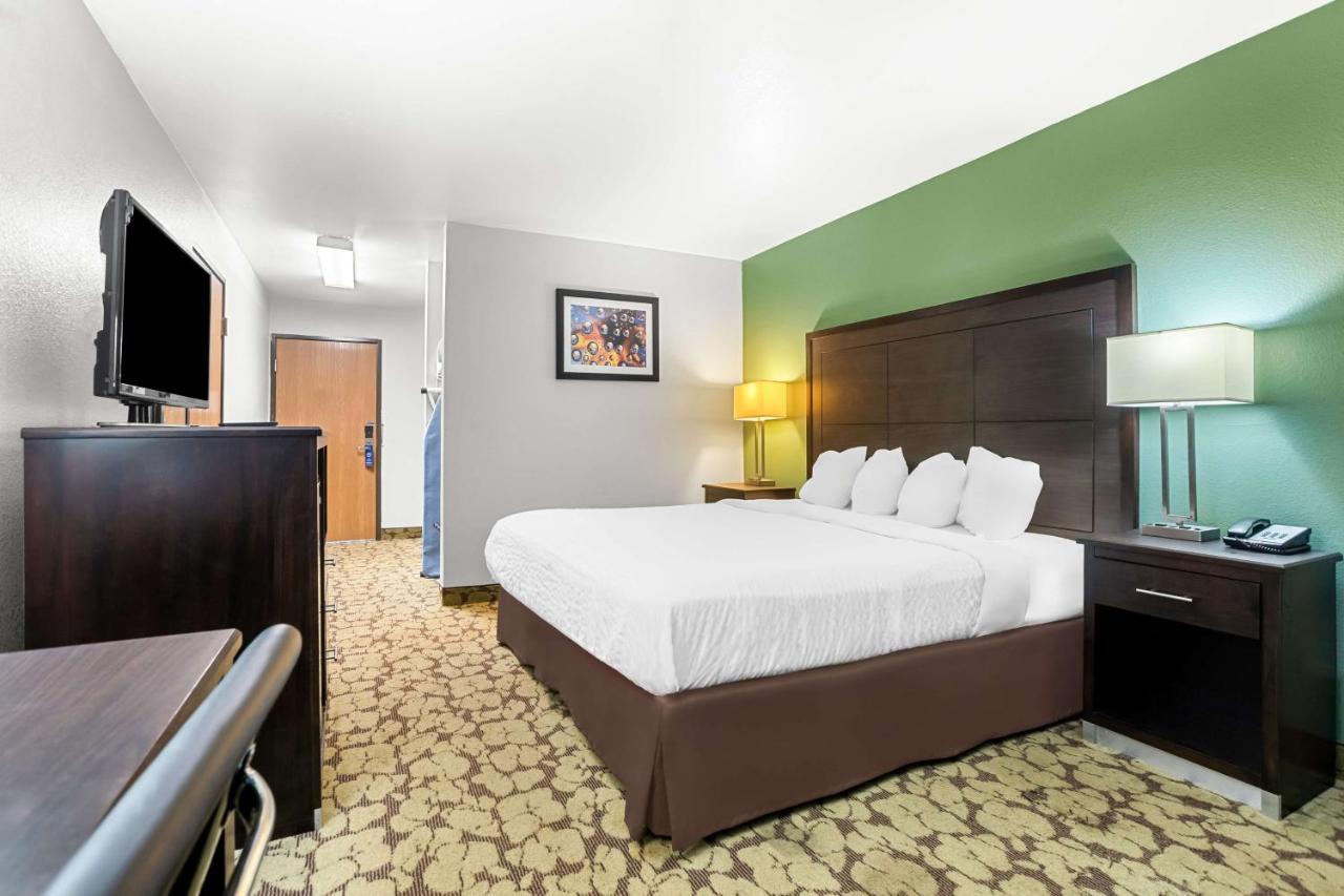  | SureStay Plus Hotel by Best Western Bettendorf
