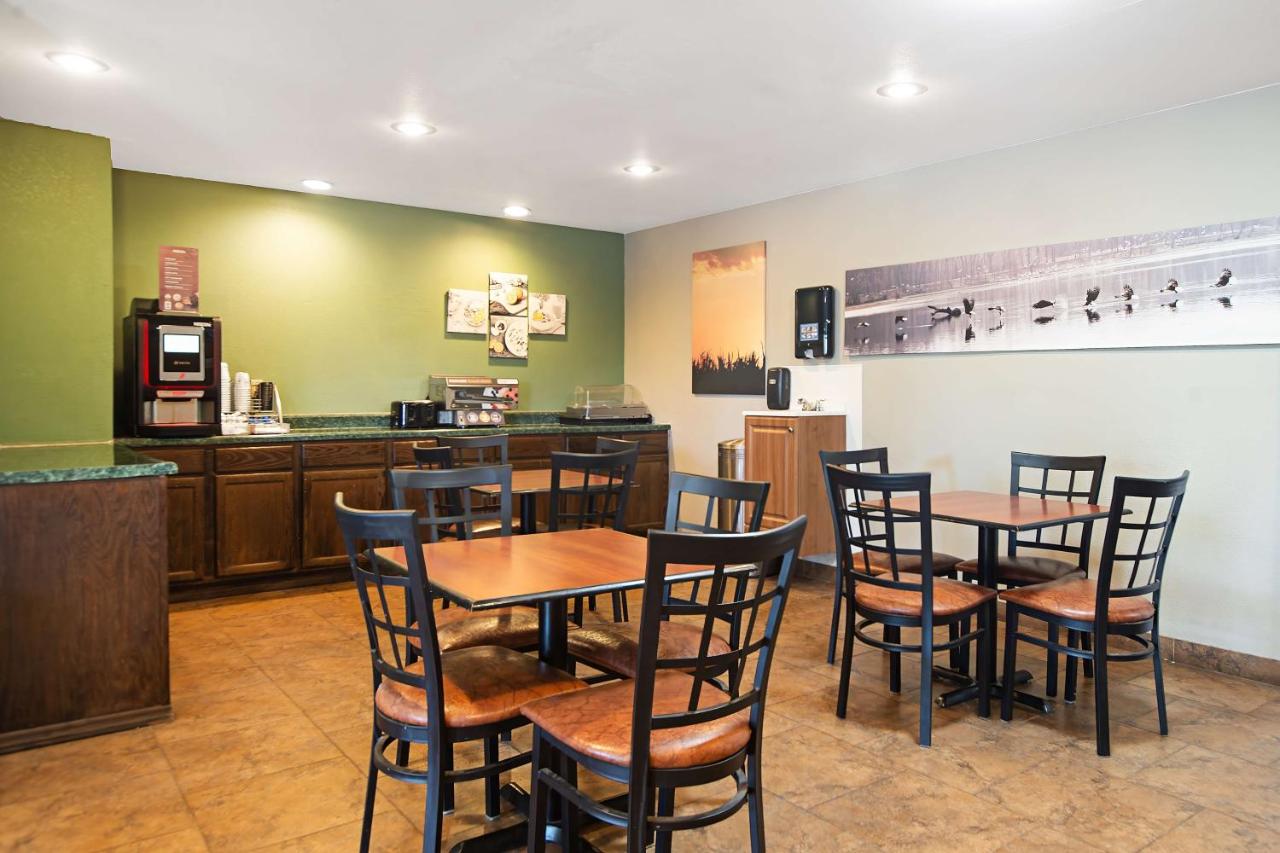  | SureStay Plus Hotel by Best Western Bettendorf