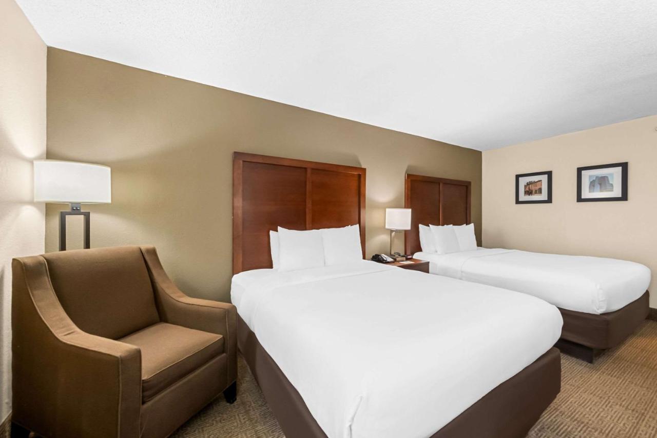 Queen Room with Two Queen Beds - Non-Smoking at Comfort Inn & Suites Durham near Duke University