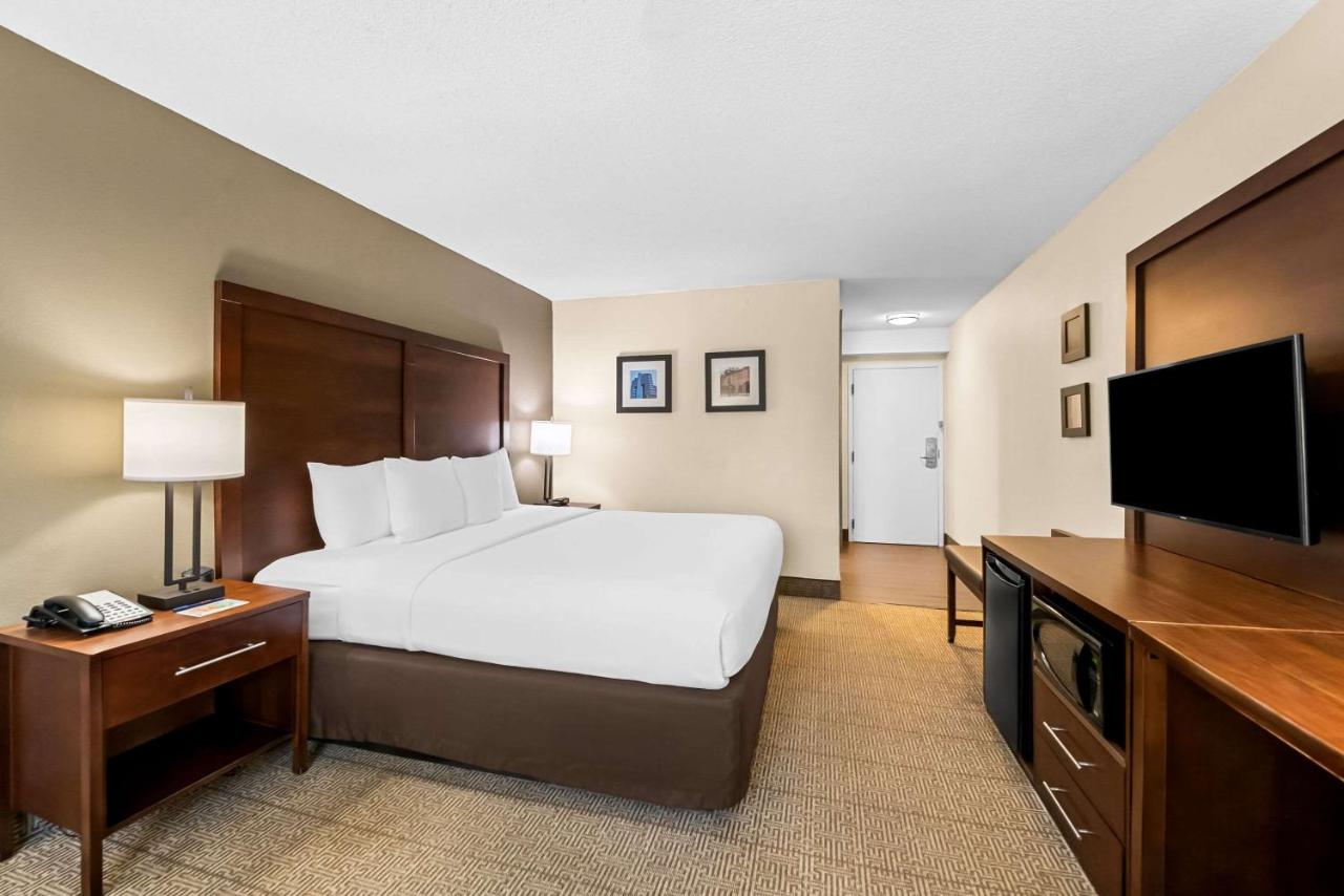 King Room - Non-Smoking at Comfort Inn & Suites Durham near Duke University