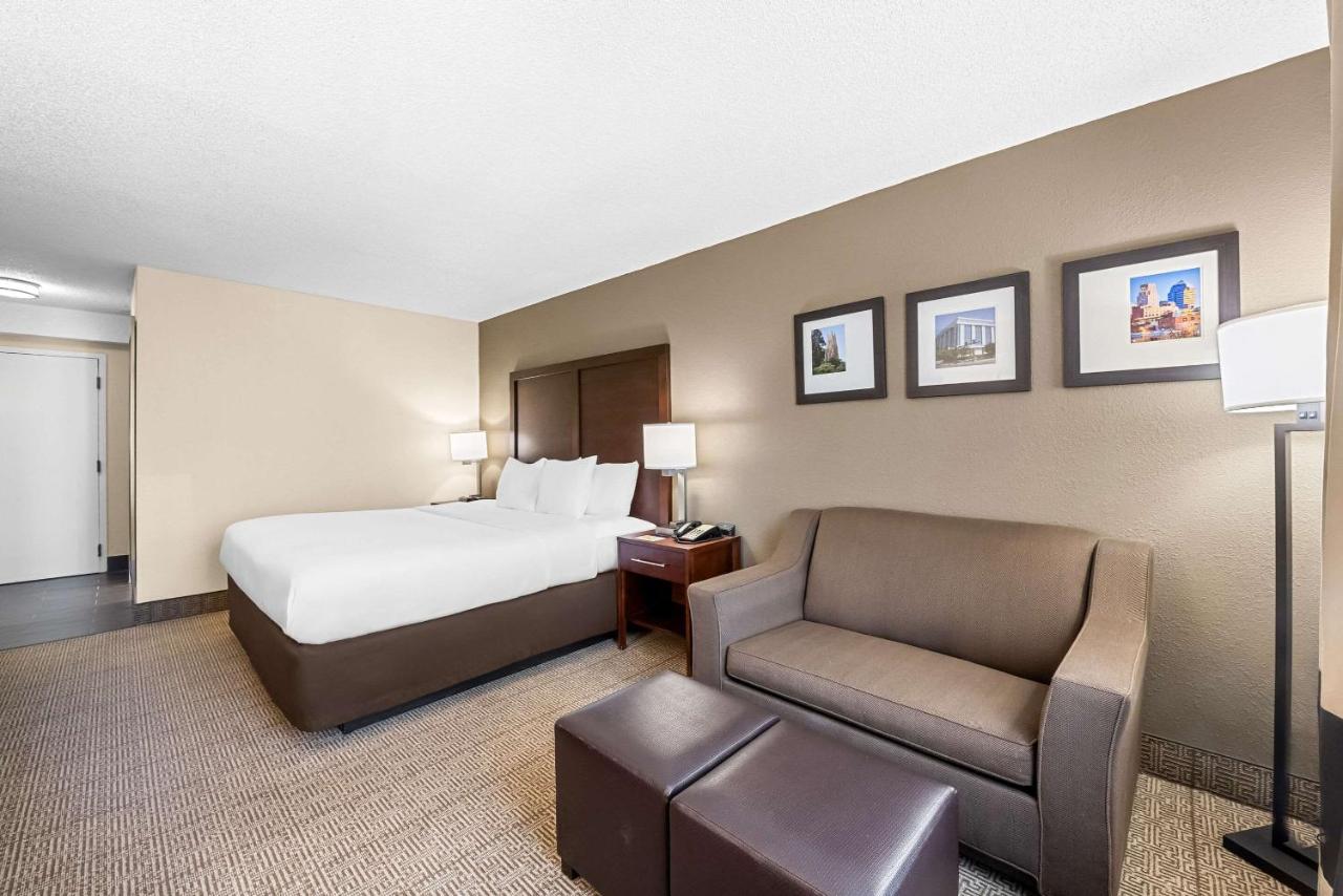 One-Bedroom King Suite with Sofa Bed - Non-Smoking at Comfort Inn & Suites Durham near Duke University