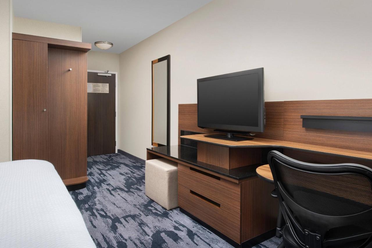 | Fairfield Inn & Suites Baltimore BWI Airport