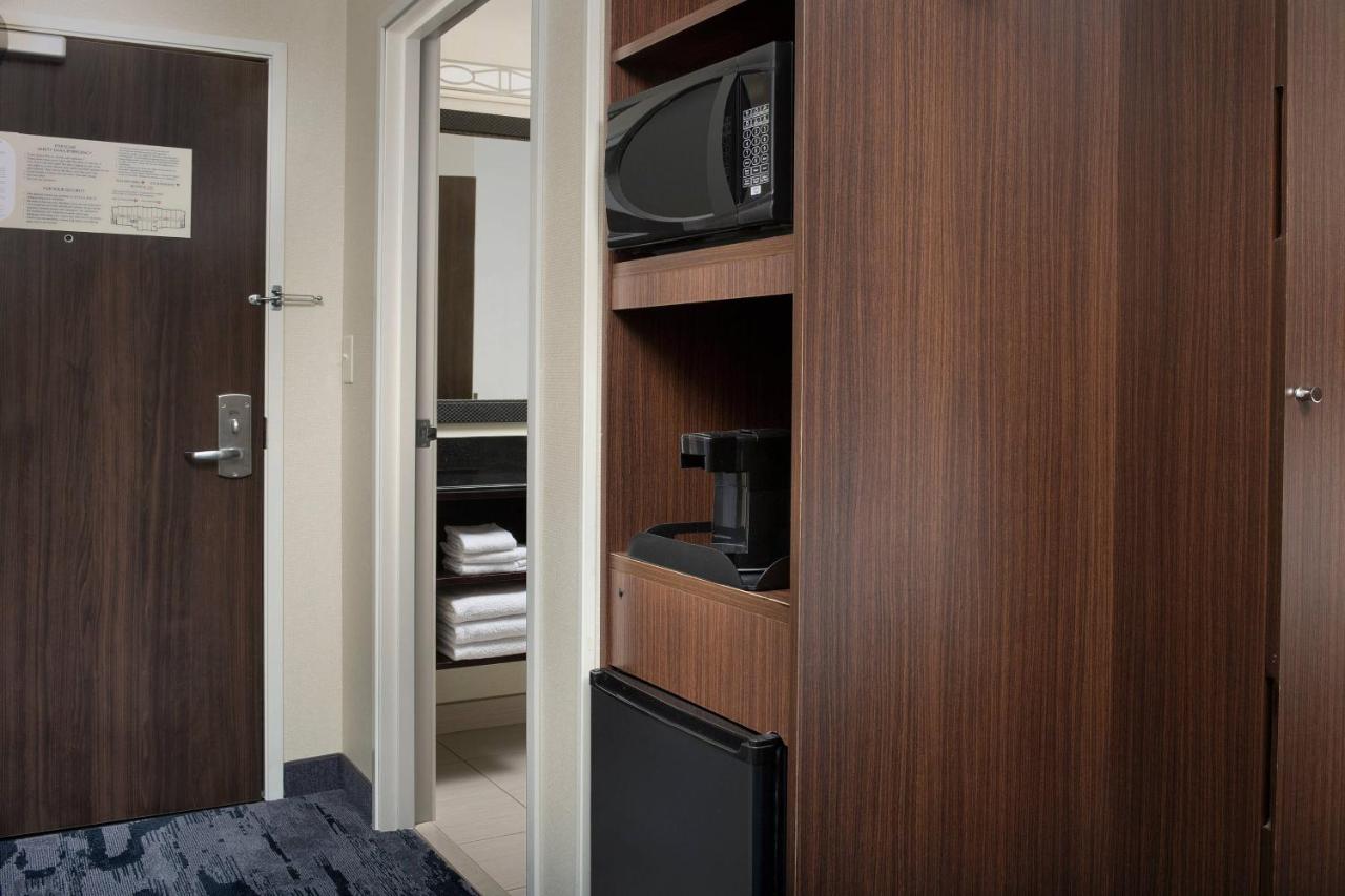 | Fairfield Inn & Suites Baltimore BWI Airport