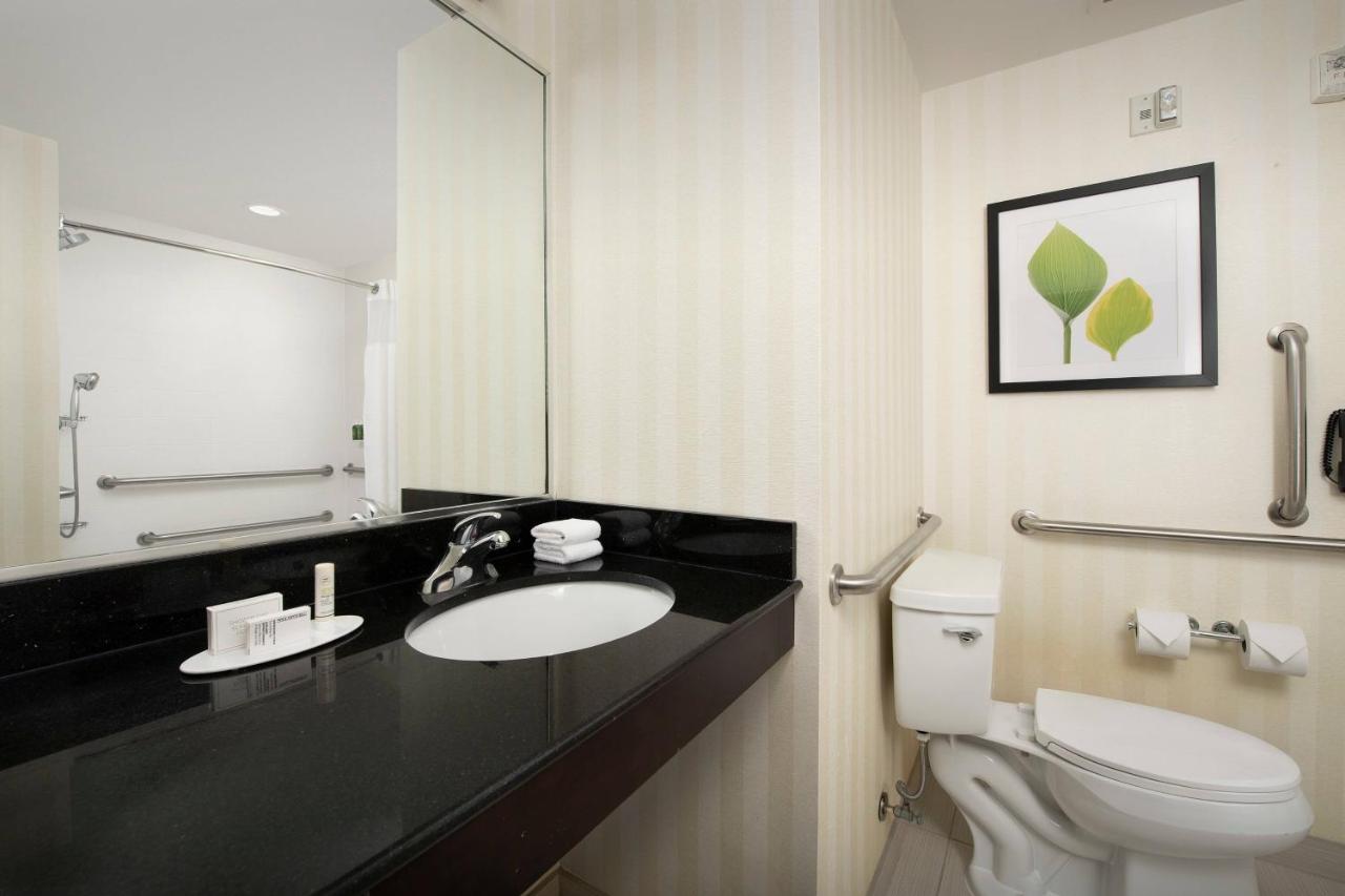 | Fairfield Inn & Suites Baltimore BWI Airport
