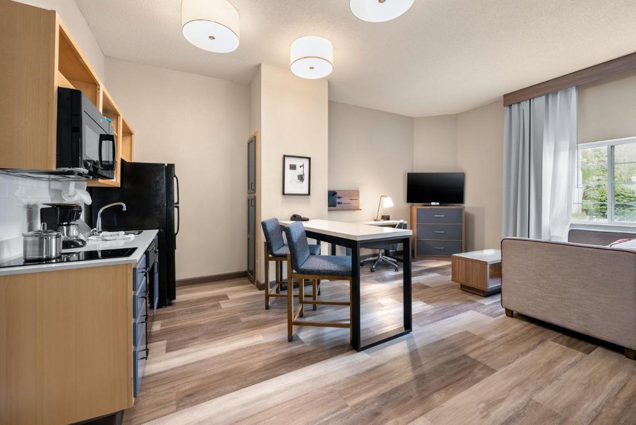 | Candlewood Suites Bordentown-Trenton, an IHG Hotel