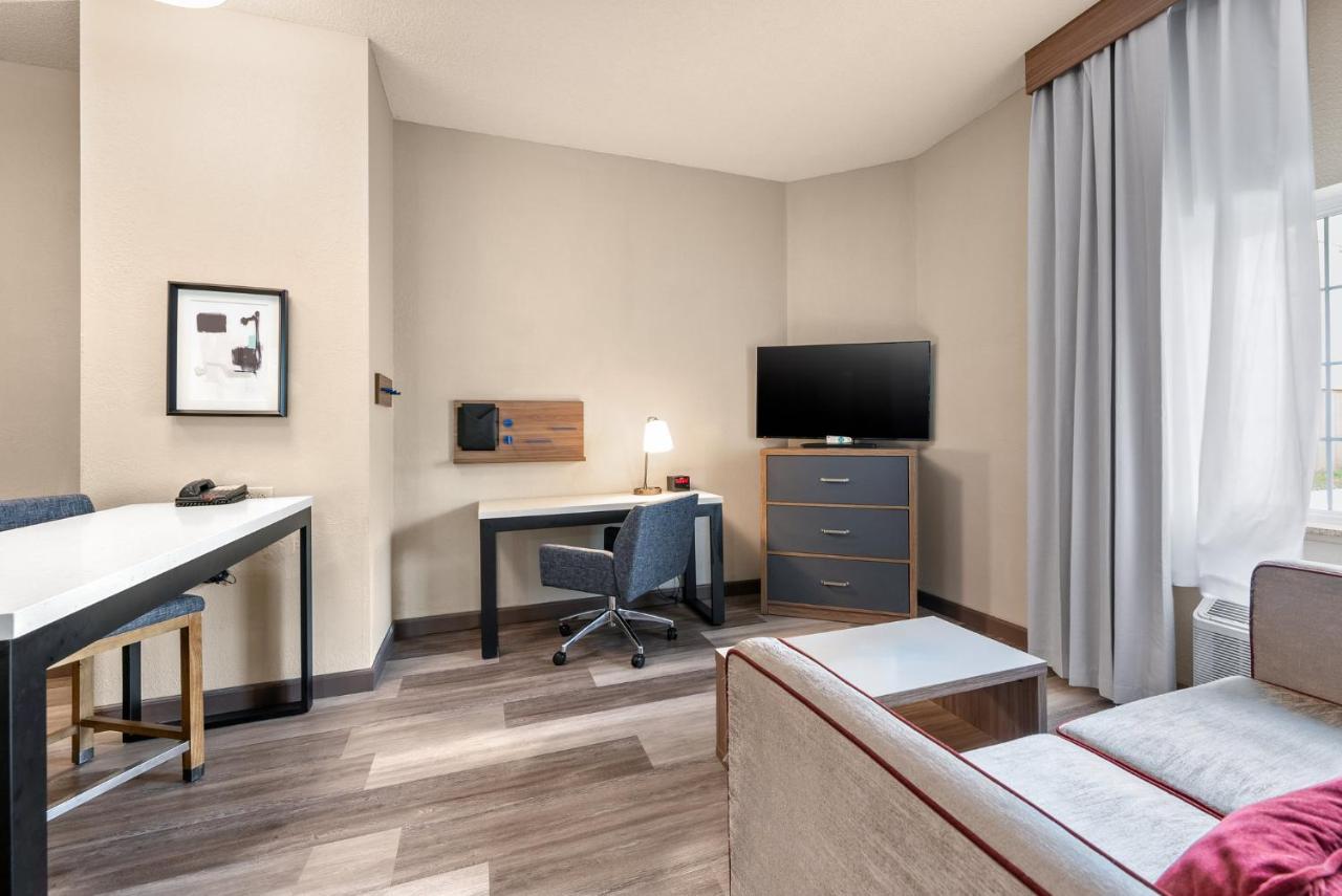 | Candlewood Suites Bordentown-Trenton, an IHG Hotel