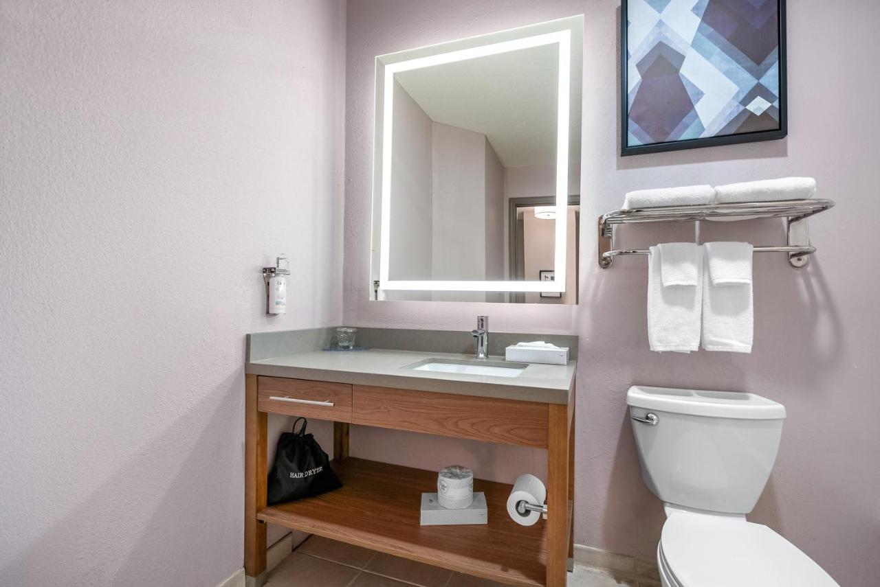 | Candlewood Suites Bordentown-Trenton, an IHG Hotel