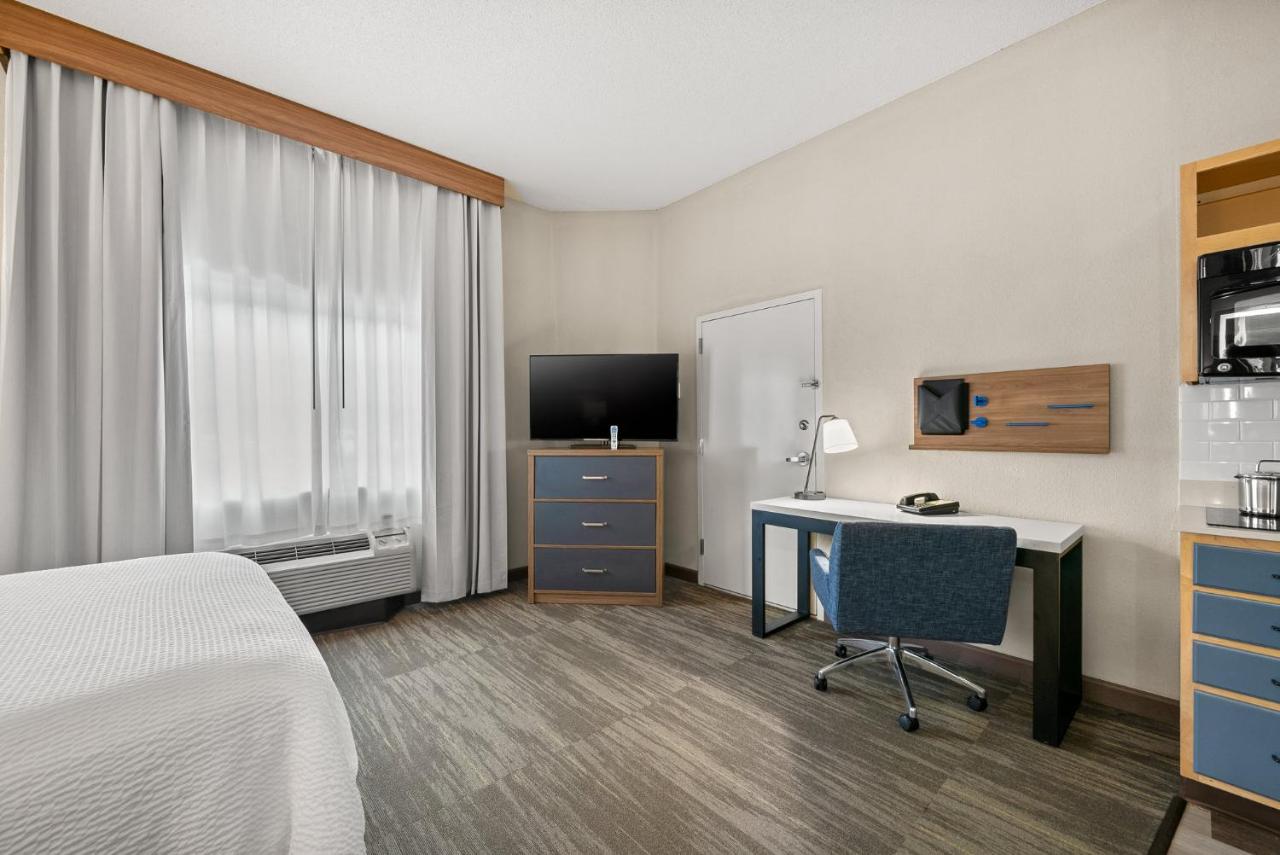 Queen Studio - Non-Smoking at Candlewood Suites Bordentown-Trenton by IHG