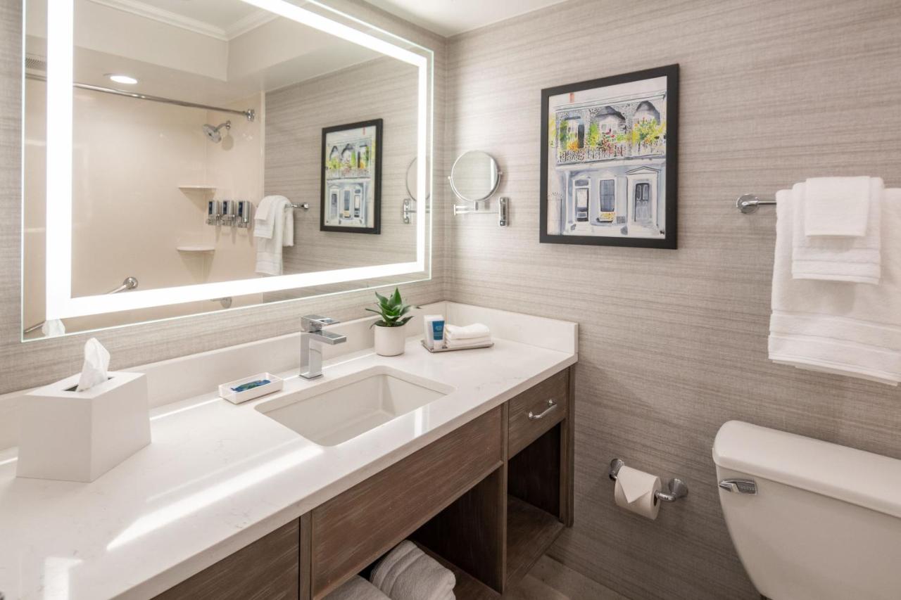 Deluxe Guest Room, Balcony, 2 Double Beds, Courtyard View at Four Points By Sheraton French Quarter