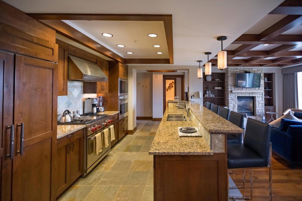 Residence, 2 Bedroom Residence, Fireplace, Balcony at The Ritz-Carlton, Lake Tahoe