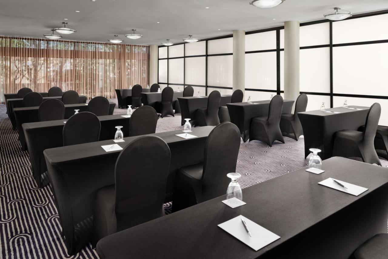 | Sheraton Ontario Airport Hotel