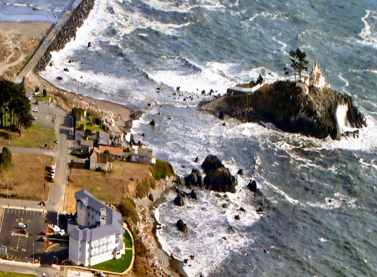 | Oceanfront Lodge