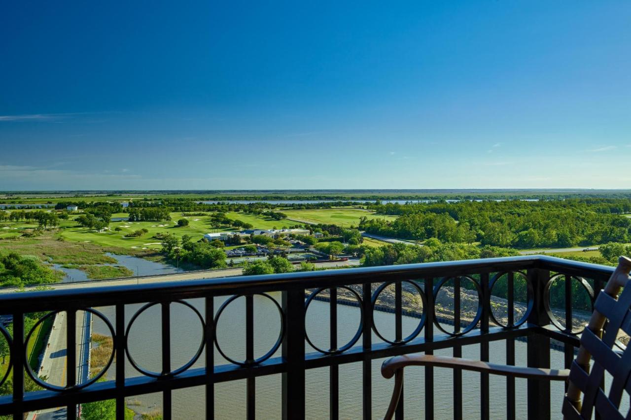Guest room, 1 King, Golf view, Balcony at The Westin Savannah Harbor Golf Resort & Spa