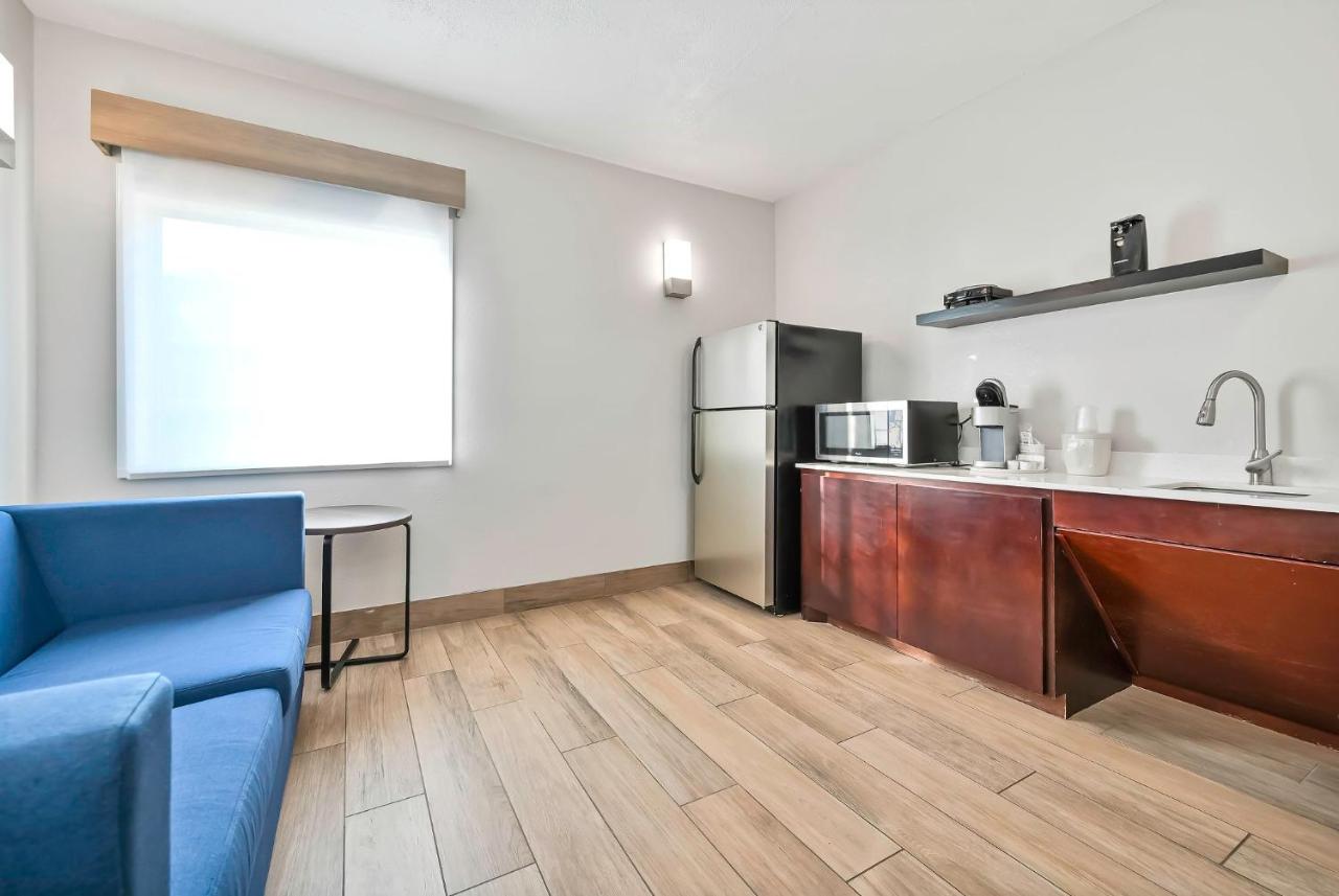 Standard Double or Twin Room at Holiday Inn Express Palestine by IHG