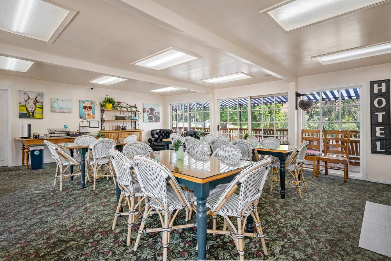 | Peach Tree Inn