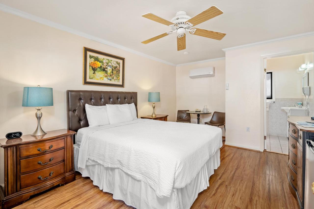 | Peach Tree Inn