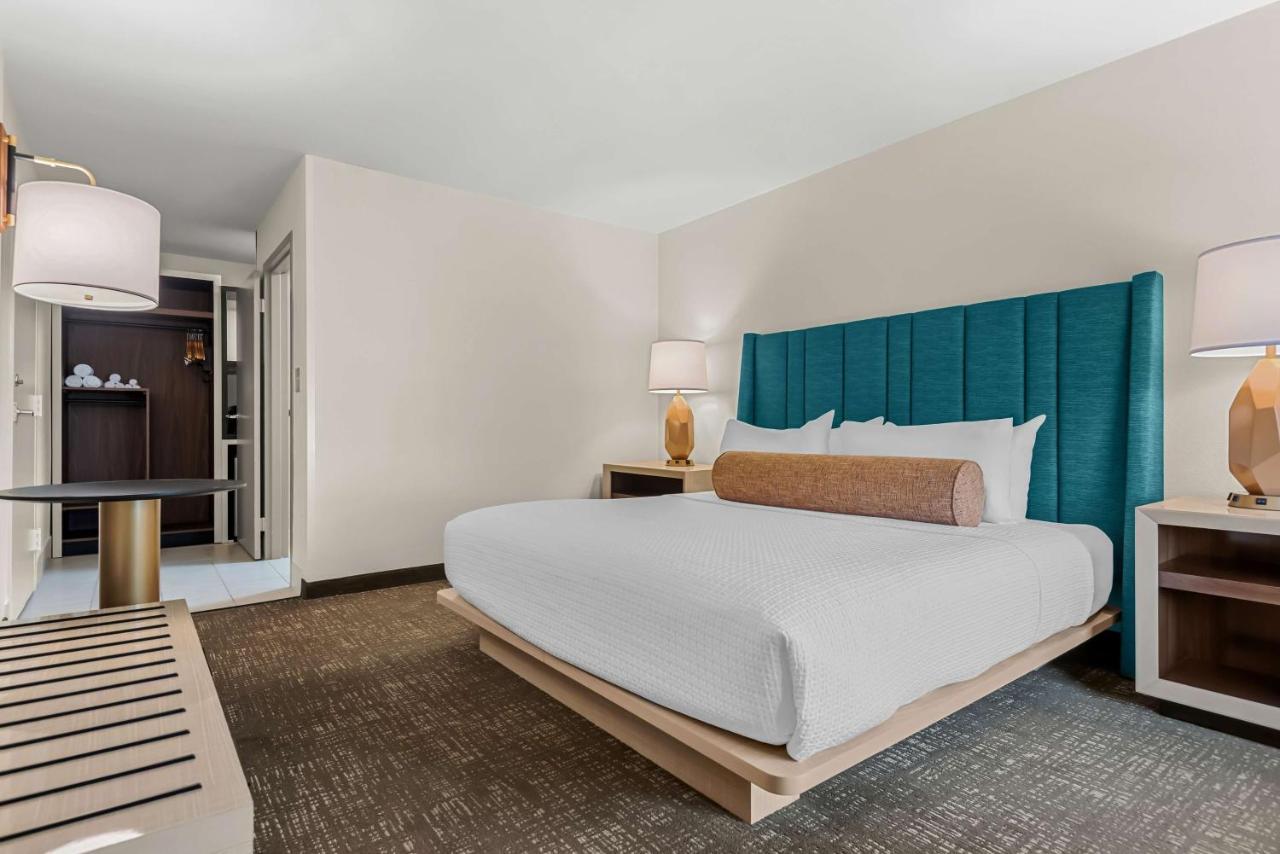 Room #27878333 at Best Western Seaway Inn