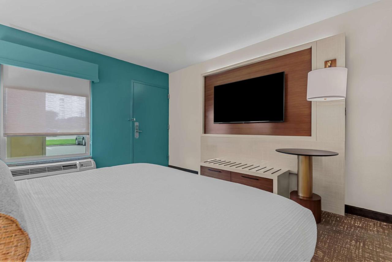 Room #27878333 at Best Western Seaway Inn