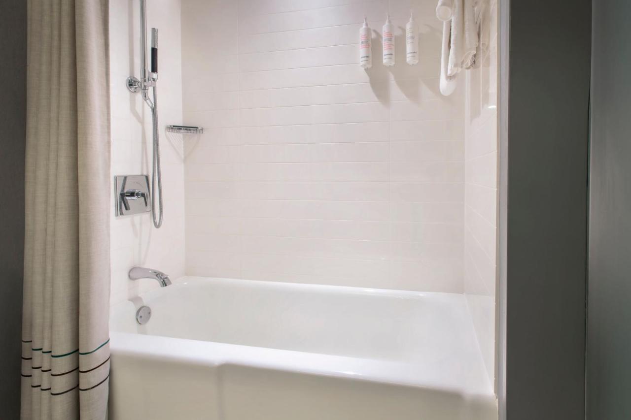 Deluxe Queen Room with Two Queen Beds at Boston Marriott Burlington
