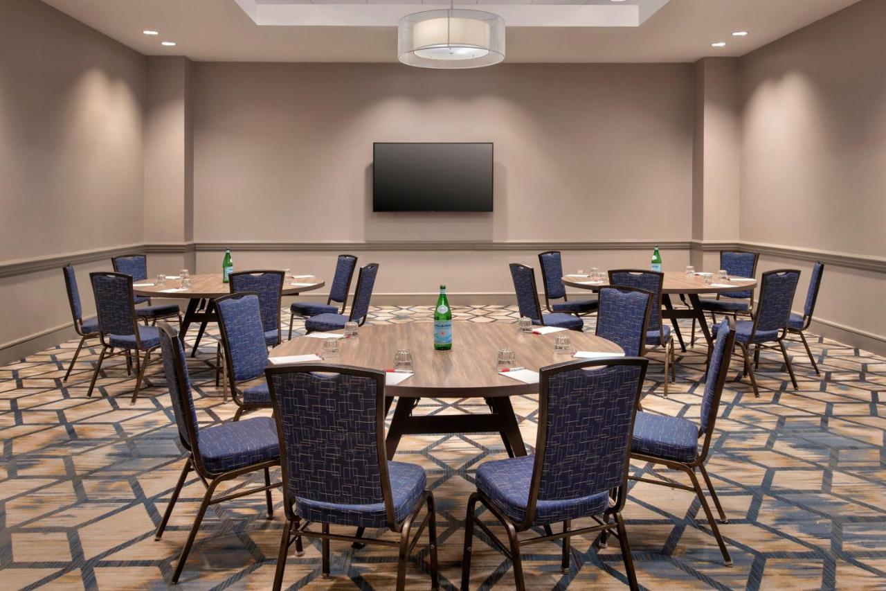 | Boston Marriott Burlington