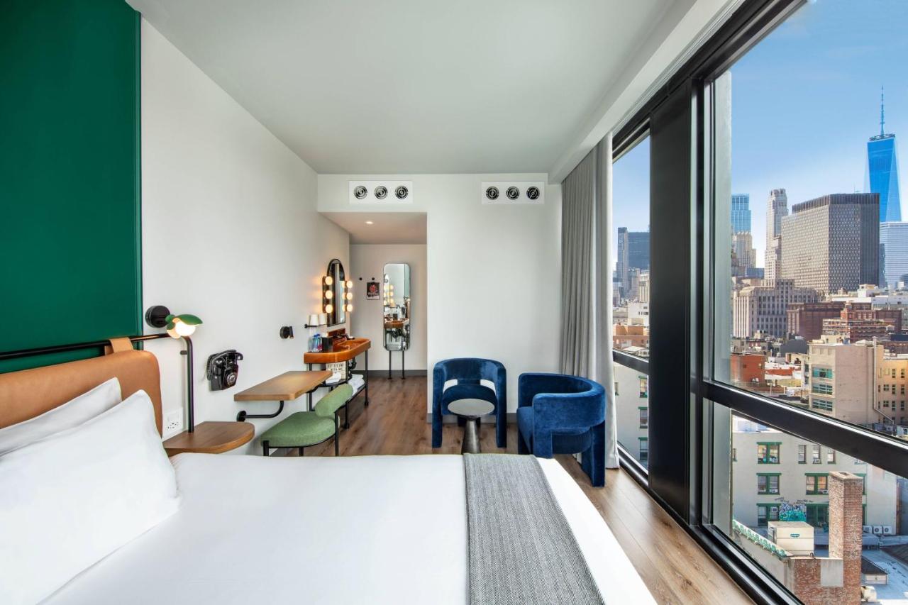 Executive King with City View at Moxy NYC Lower East Side
