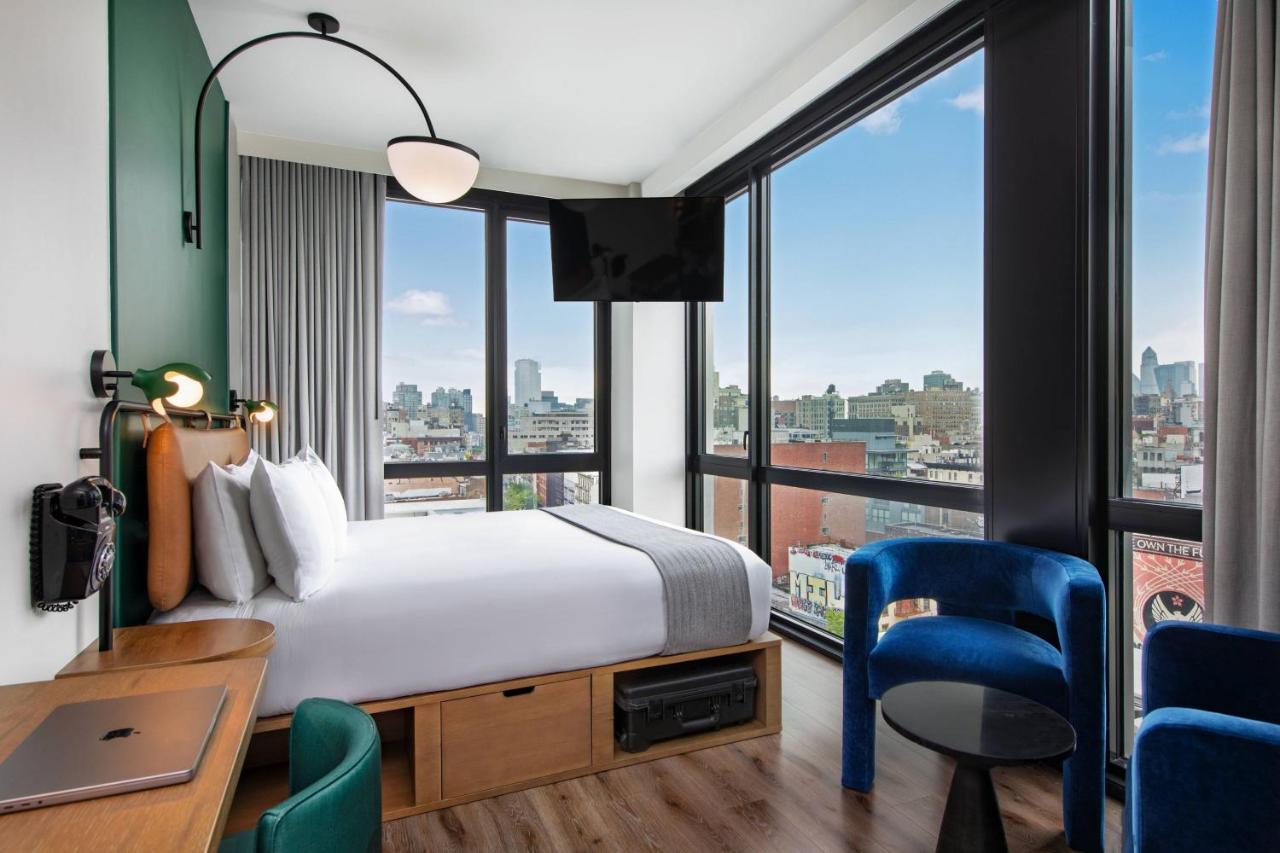 Executive King with City View at Moxy NYC Lower East Side
