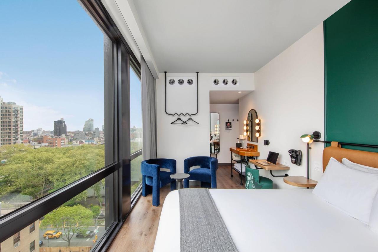Executive King with City View at Moxy NYC Lower East Side