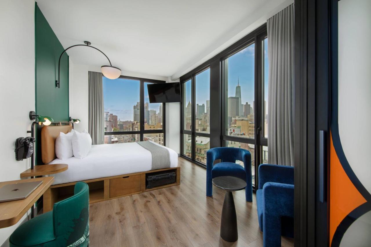 Executive King with City View at Moxy NYC Lower East Side