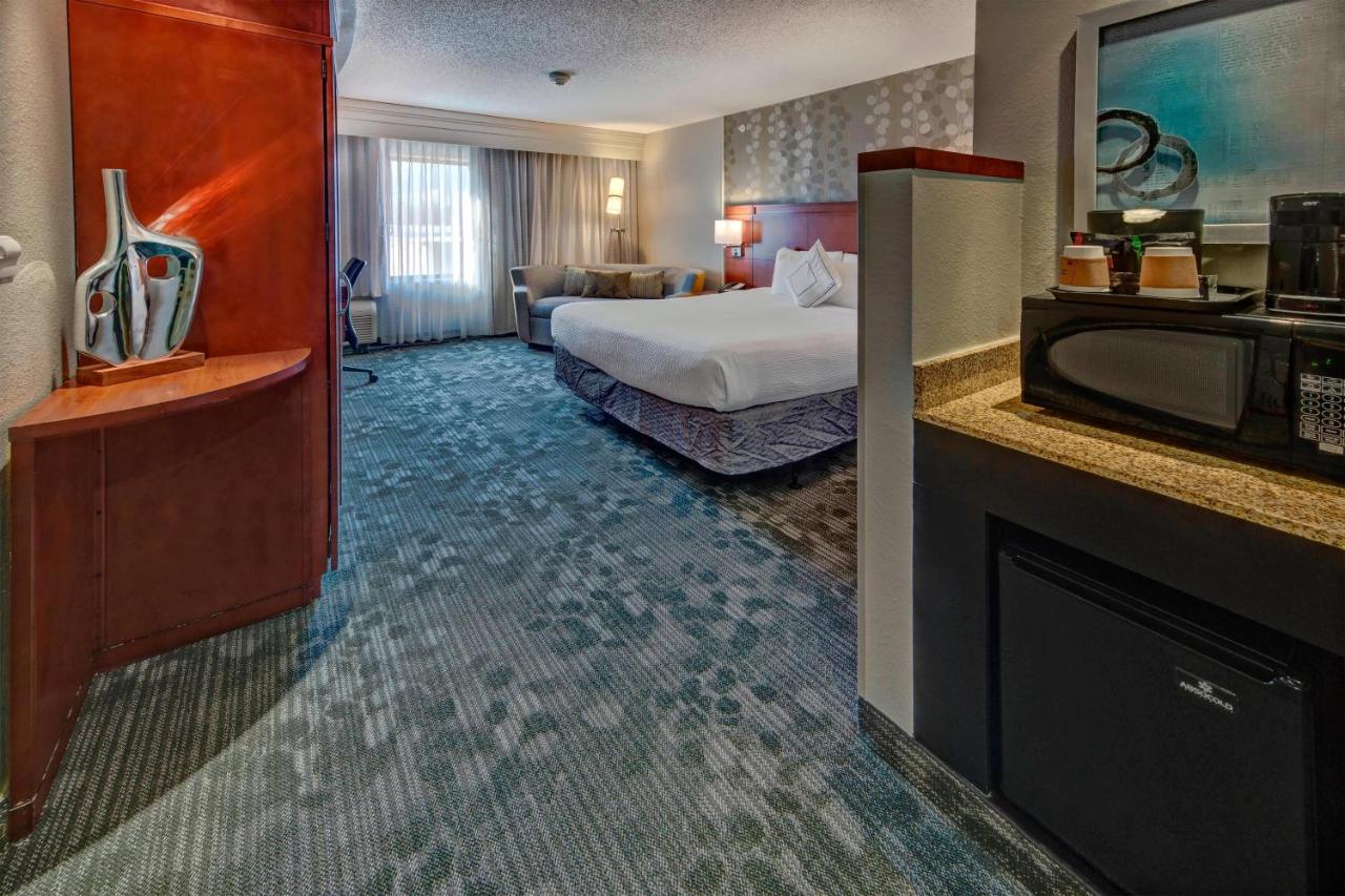 | Courtyard by Marriott Alexandria