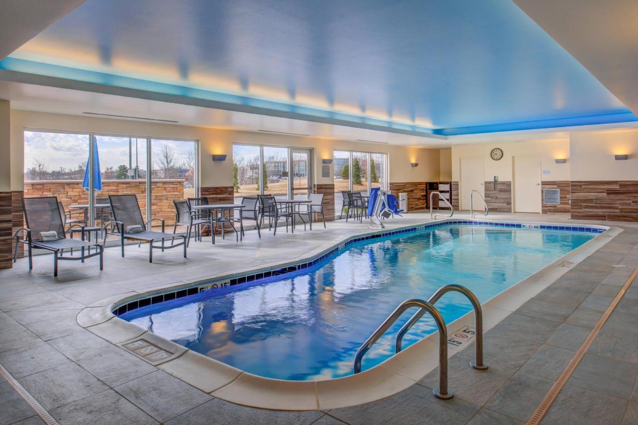 | Fairfield Inn & Suites St Louis Westport
