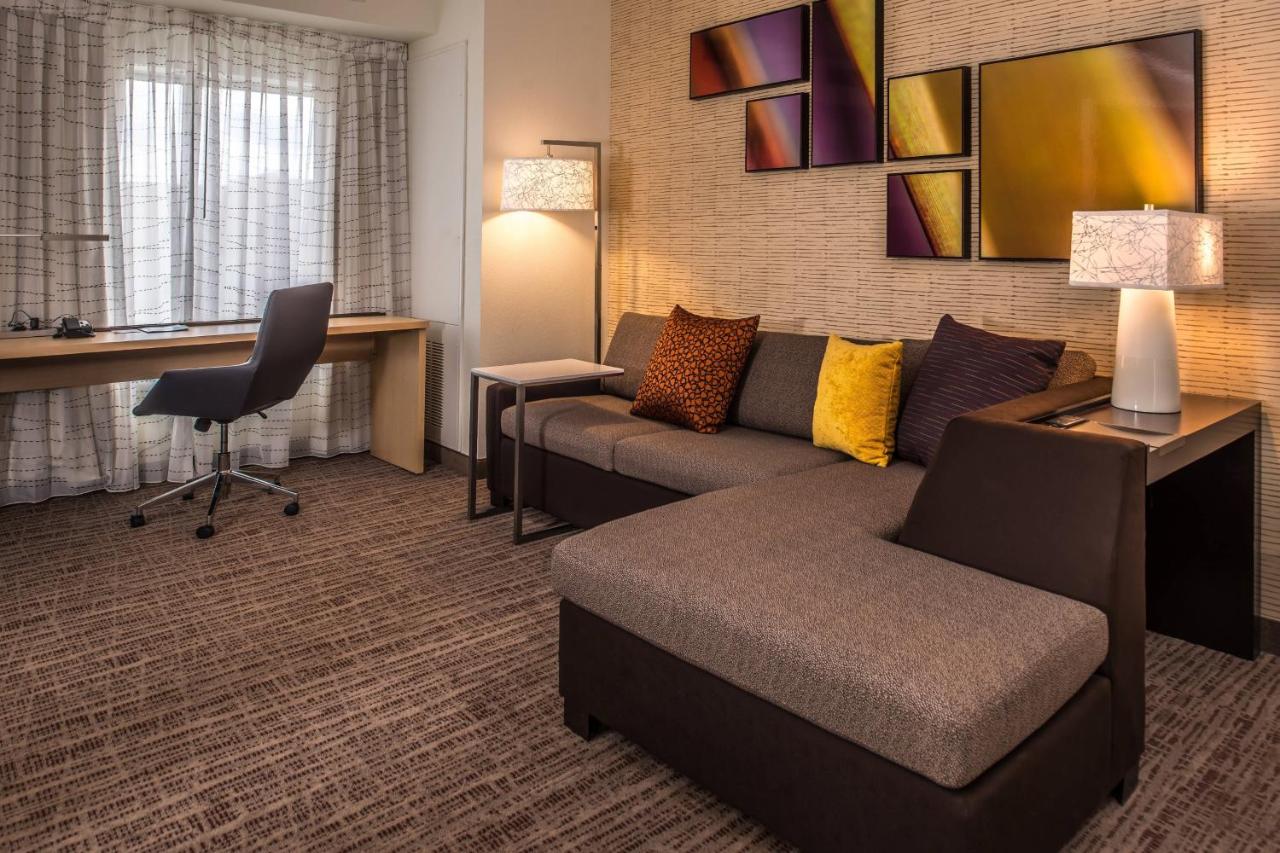 | Fairfield Inn & Suites St Louis Westport