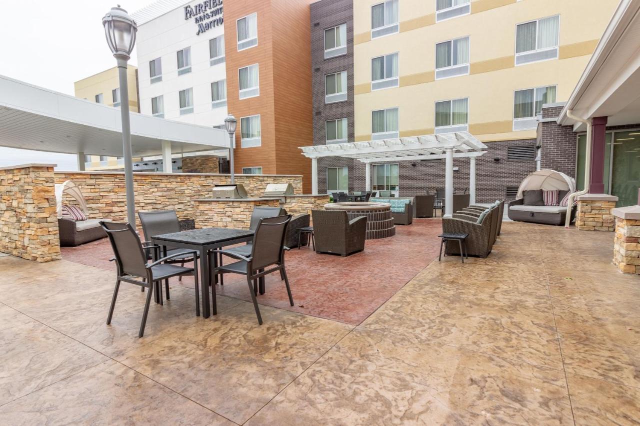 | Fairfield Inn & Suites St Louis Westport