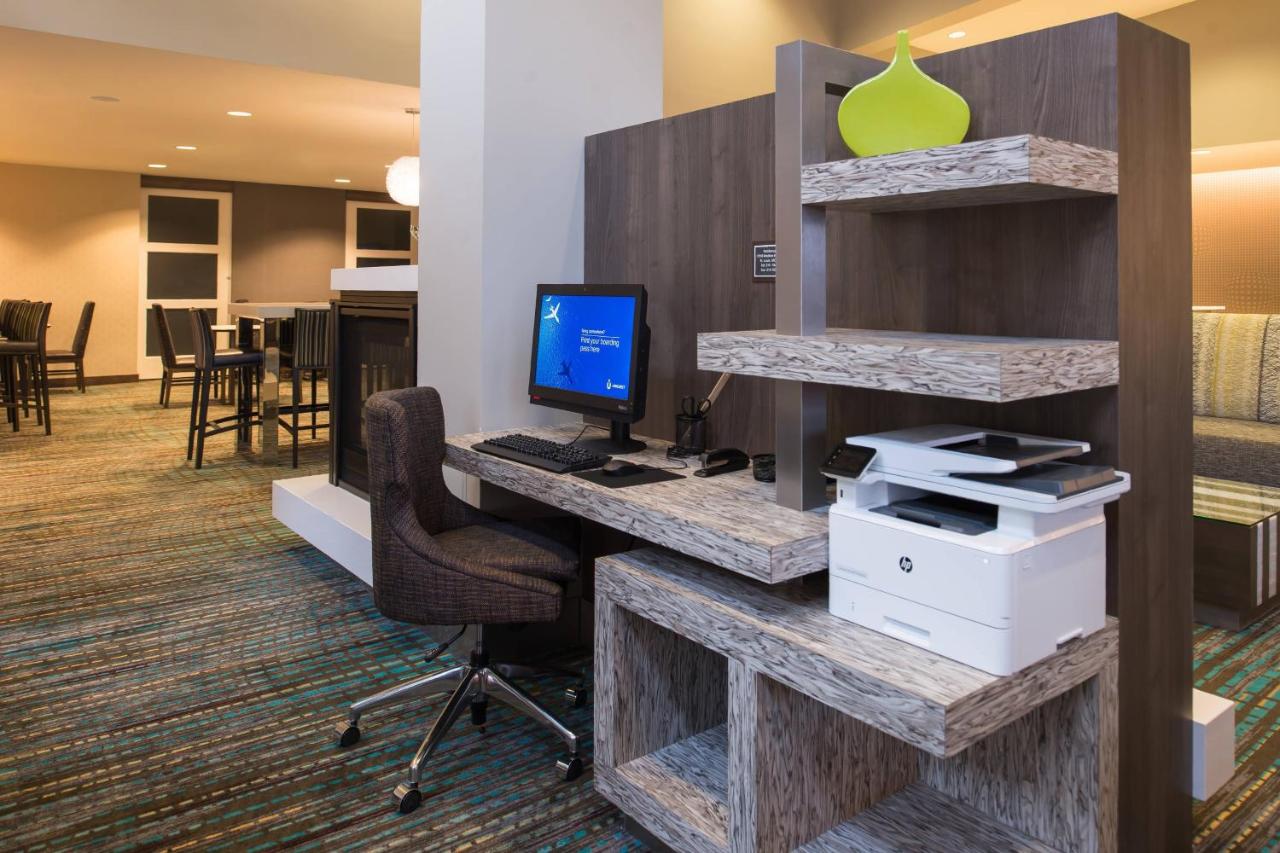 | Fairfield Inn & Suites St Louis Westport