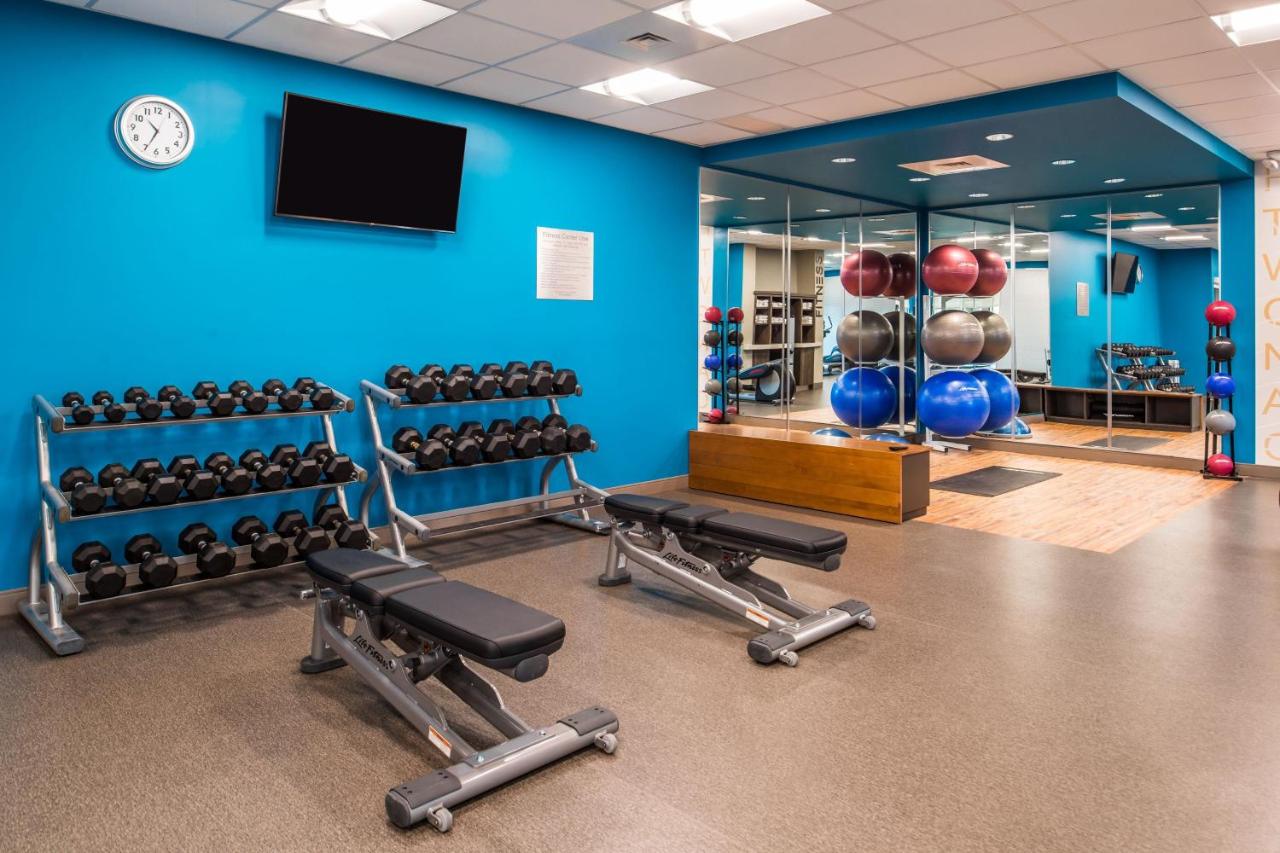 | Fairfield Inn & Suites St Louis Westport