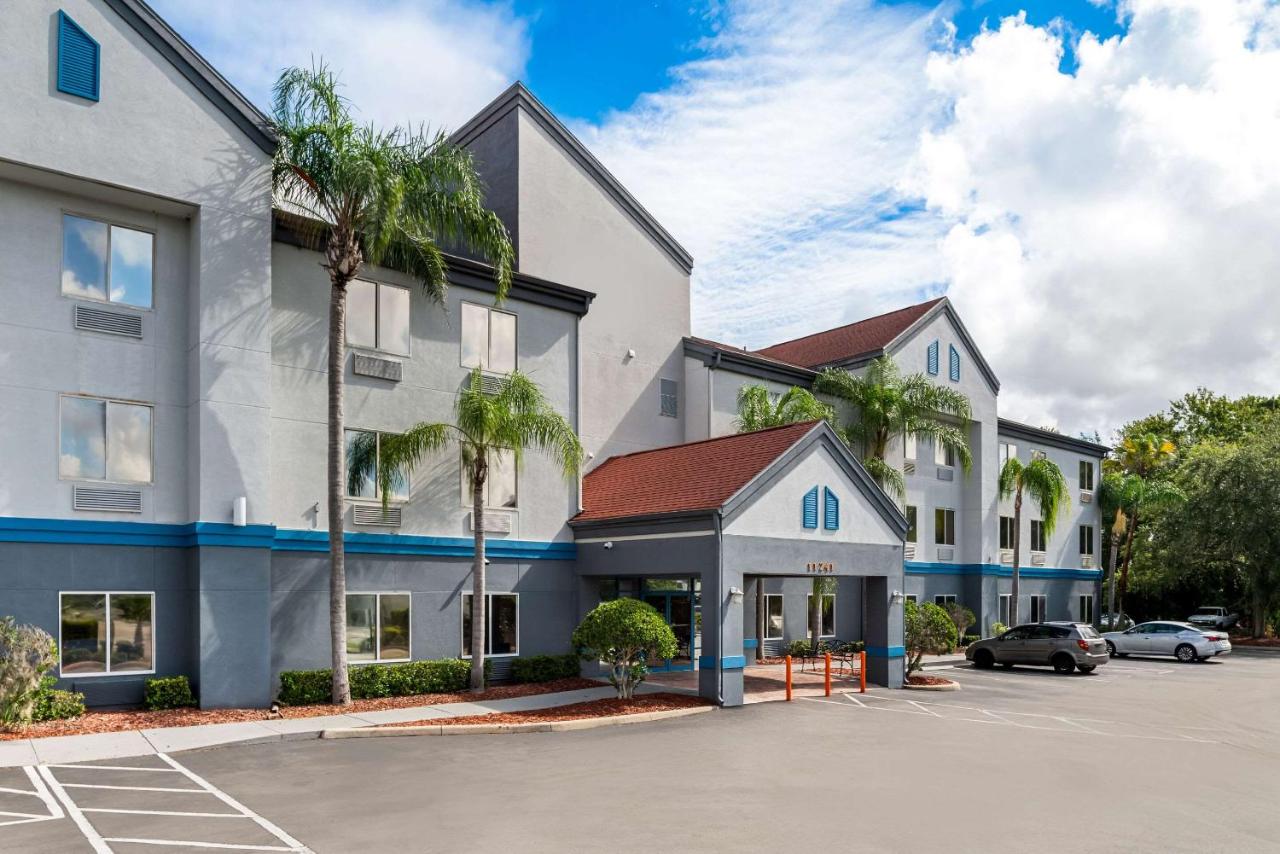  | OYO Townhouse Orlando West