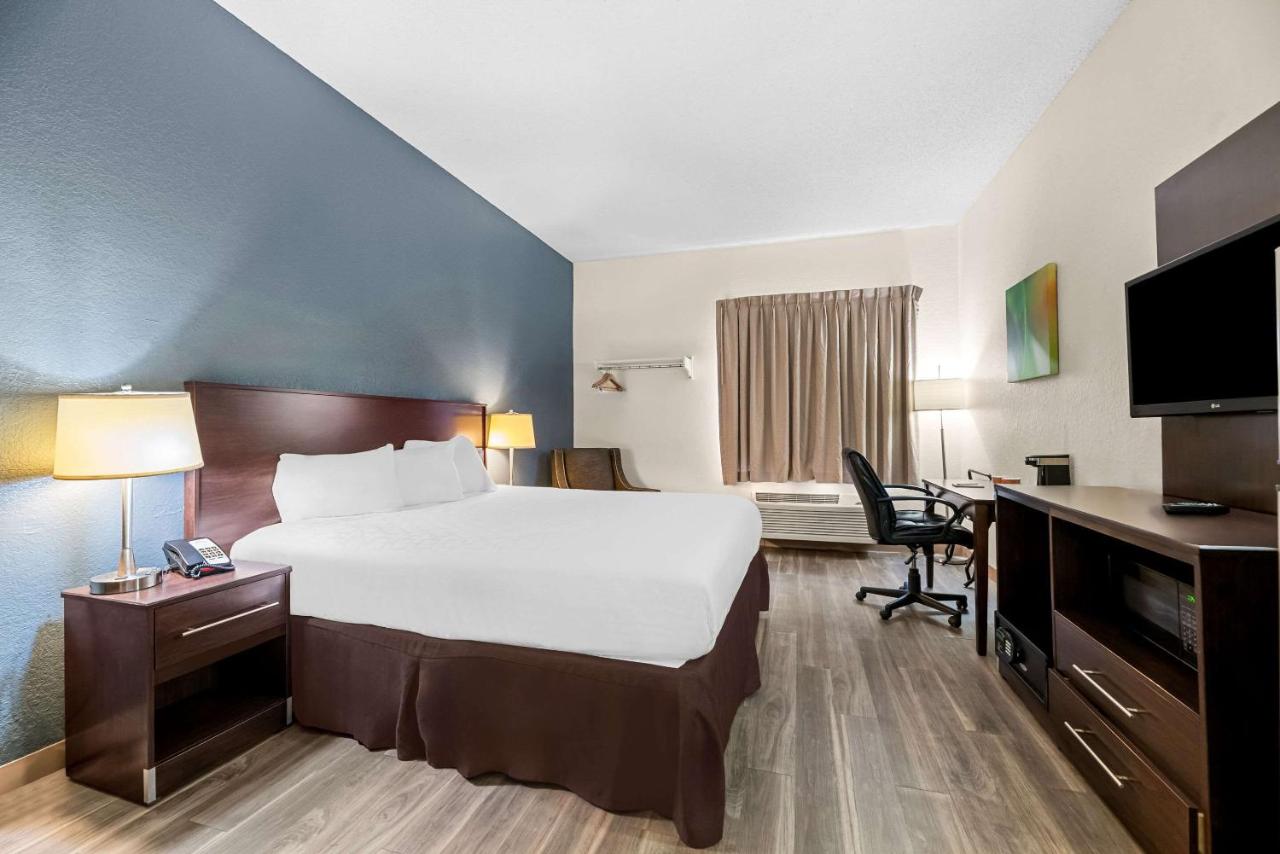  | OYO Townhouse Orlando West